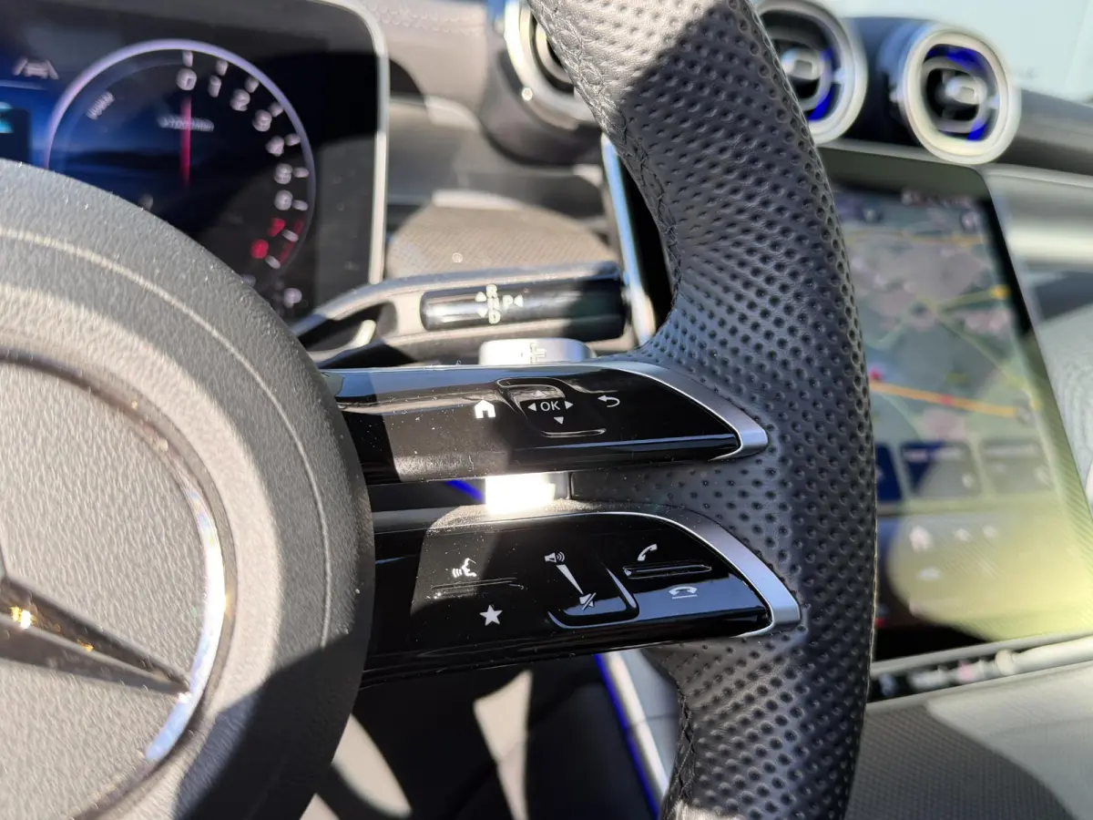 4MATIC AMG Line 20"/Trekhaak/Panoramadak/Burmester/Adaptieve cruise/Leder + memory/Stuur + stoelverwarming/360 camera/Head-up/Dodehoek/Sfeerverlichting