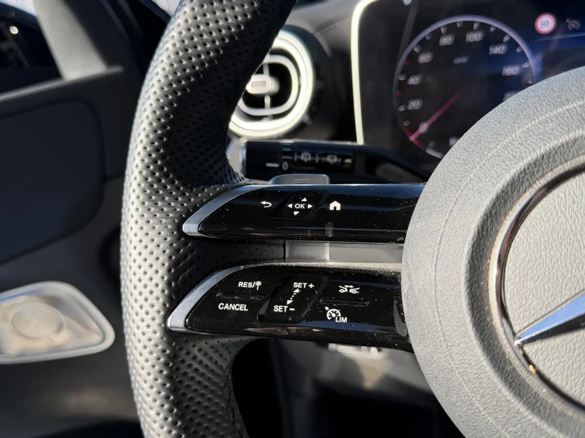 4MATIC AMG Line 20"/Trekhaak/Panoramadak/Burmester/Adaptieve cruise/Leder + memory/Stuur + stoelverwarming/360 camera/Head-up/Dodehoek/Sfeerverlichting