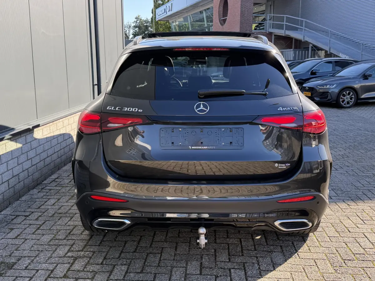 4MATIC AMG Line 20"/Trekhaak/Panoramadak/Burmester/Adaptieve cruise/Leder + memory/Stuur + stoelverwarming/360 camera/Head-up/Dodehoek/Sfeerverlichting