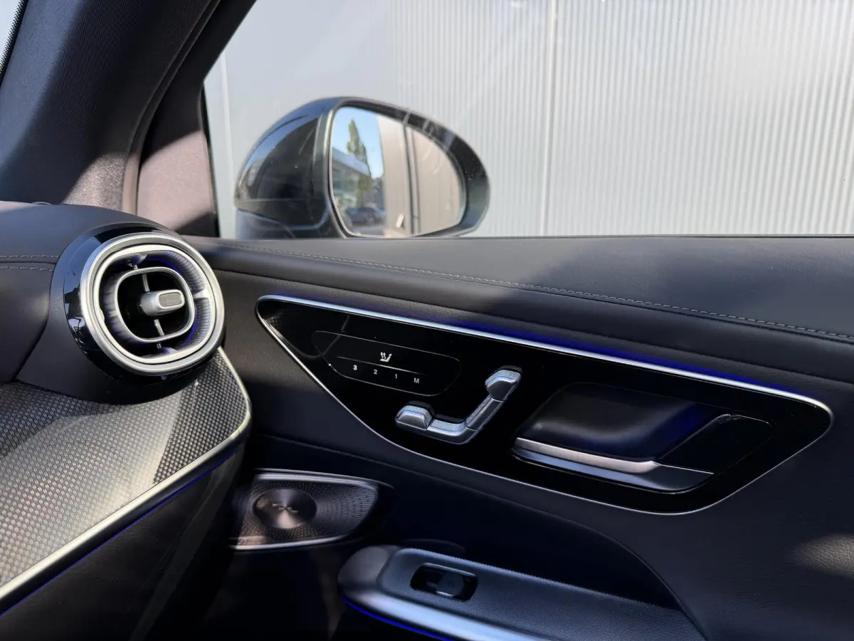 4MATIC AMG Line 20"/Trekhaak/Panoramadak/Burmester/Adaptieve cruise/Leder + memory/Stuur + stoelverwarming/360 camera/Head-up/Dodehoek/Sfeerverlichting