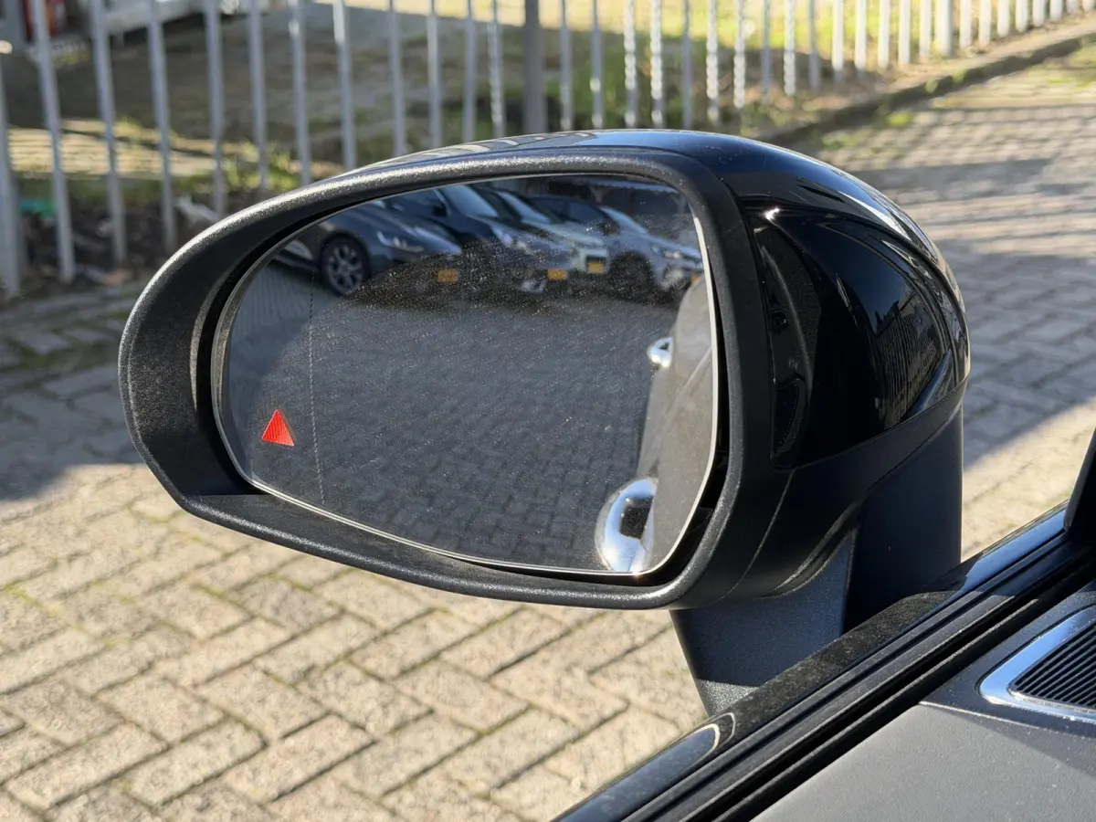 4MATIC AMG Line 20"/Trekhaak/Panoramadak/Burmester/Adaptieve cruise/Leder + memory/Stuur + stoelverwarming/360 camera/Head-up/Dodehoek/Sfeerverlichting