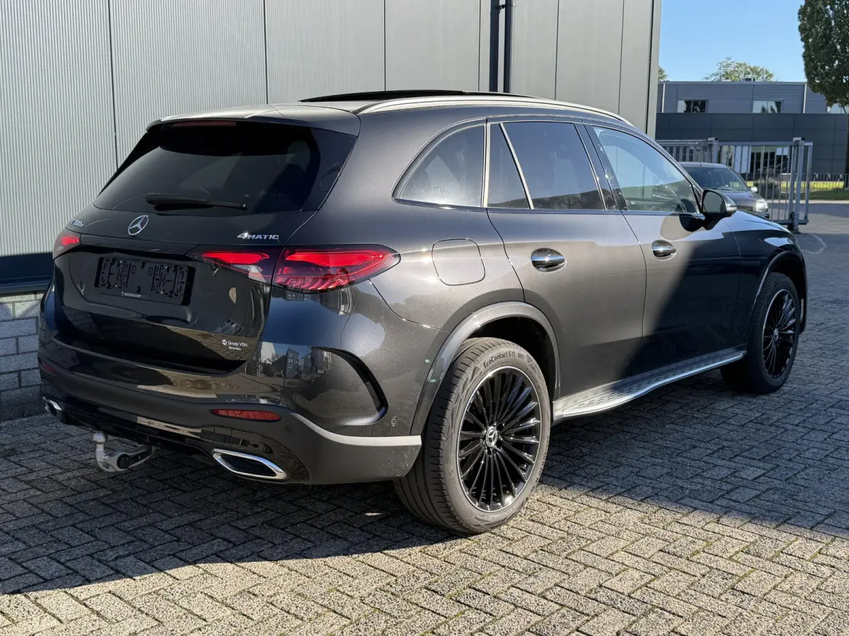 4MATIC AMG Line 20"/Trekhaak/Panoramadak/Burmester/Adaptieve cruise/Leder + memory/Stuur + stoelverwarming/360 camera/Head-up/Dodehoek/Sfeerverlichting