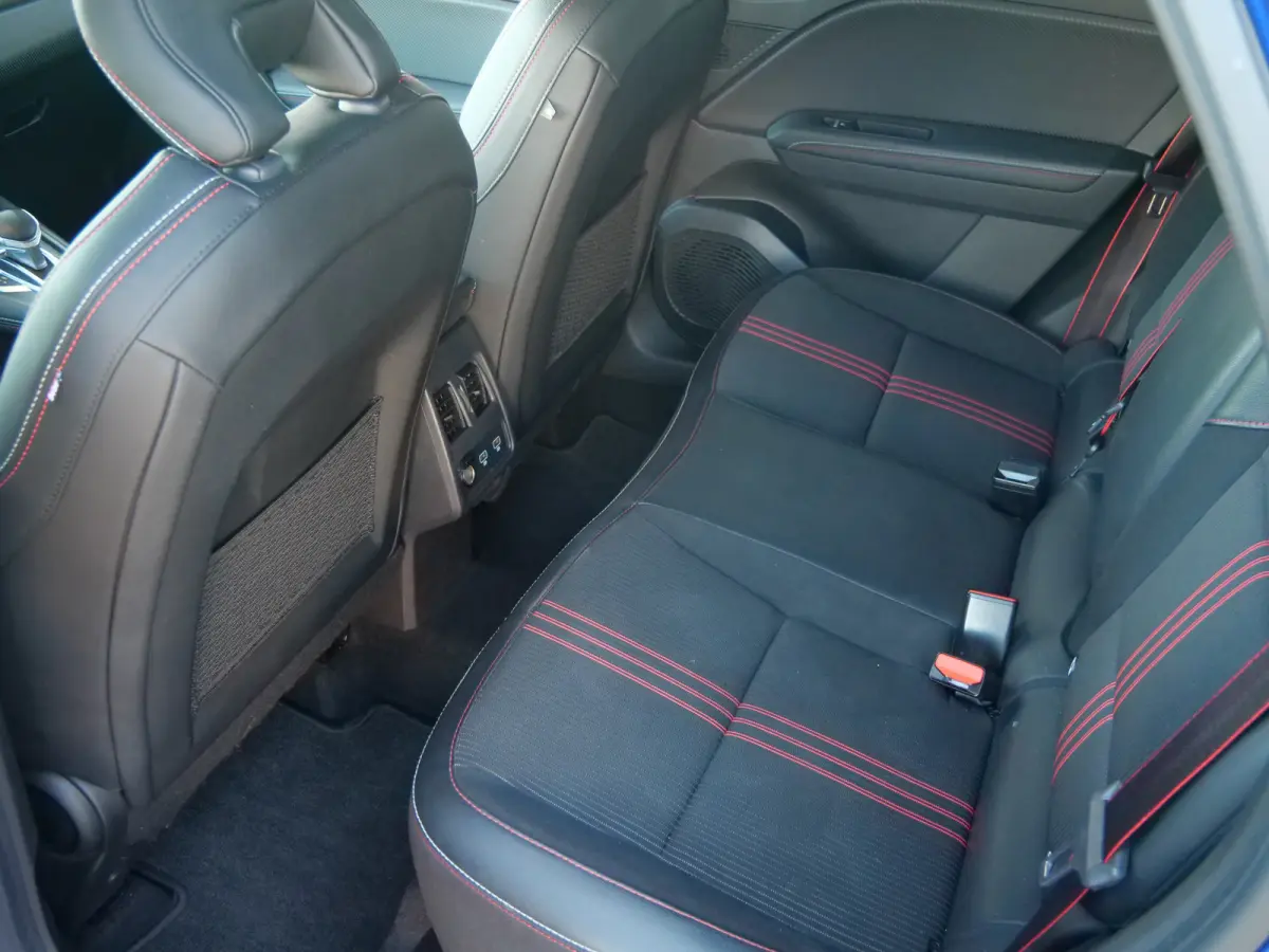 1.6 E-Tech Hybrid 145 Pk R.S. Line Automaat Navi / DAB / Camera