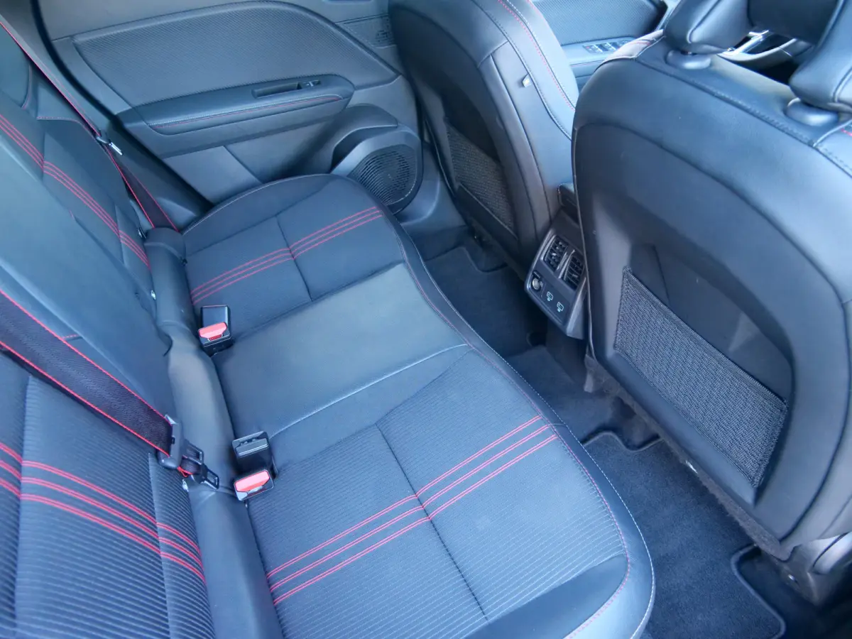 1.6 E-Tech Hybrid 145 Pk R.S. Line Automaat Navi / DAB / Camera