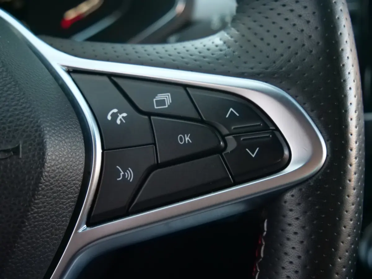 1.6 E-Tech Hybrid 145 Pk R.S. Line Automaat Navi / DAB / Camera