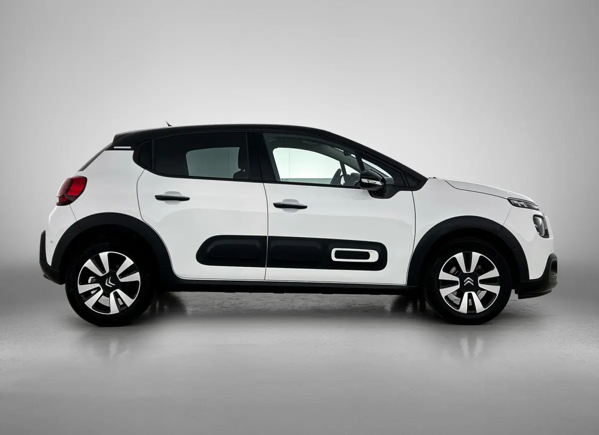 1.2 110pk Business | Navigatie | Camera | Armsteun Voor | Parkeersensoren Voor + Achter | Climate Control | Cruise Control | Getint Glas | 16"LMV | Apple Carplay/Android Auto |