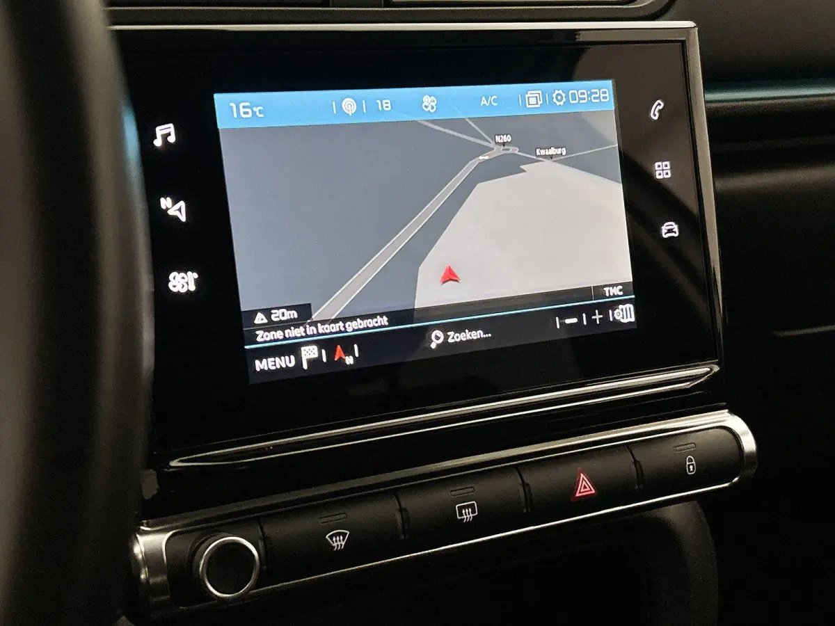 1.2 110pk Business | Navigatie | Camera | Armsteun Voor | Parkeersensoren Voor + Achter | Climate Control | Cruise Control | Getint Glas | 16"LMV | Apple Carplay/Android Auto |