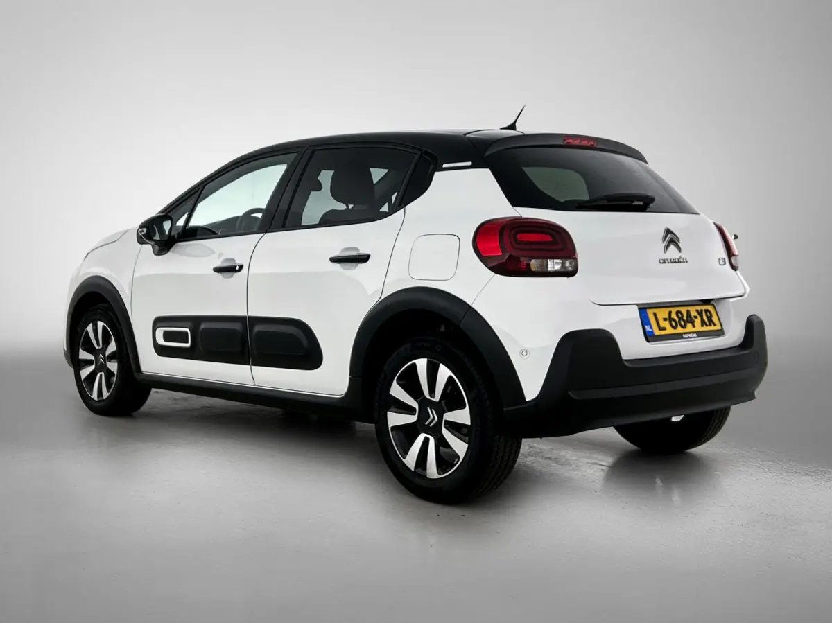 1.2 110pk Business | Navigatie | Camera | Armsteun Voor | Parkeersensoren Voor + Achter | Climate Control | Cruise Control | Getint Glas | 16"LMV | Apple Carplay/Android Auto |