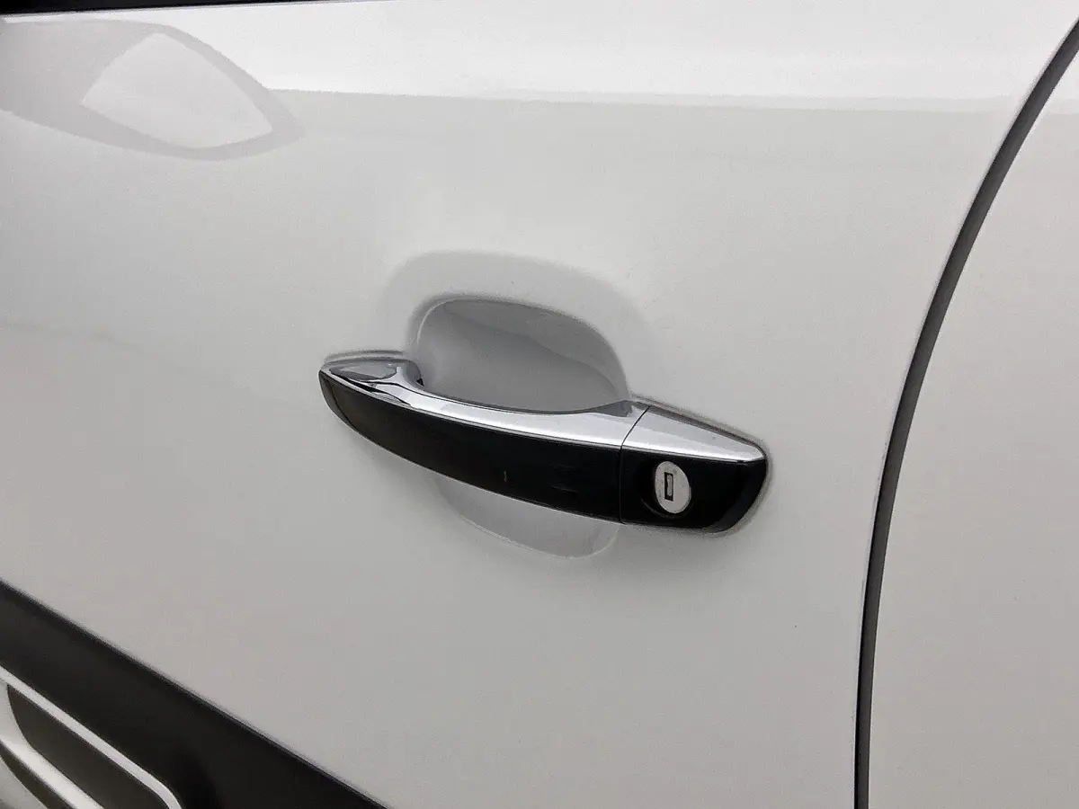 1.2 110pk Business | Navigatie | Camera | Armsteun Voor | Parkeersensoren Voor + Achter | Climate Control | Cruise Control | Getint Glas | 16"LMV | Apple Carplay/Android Auto |