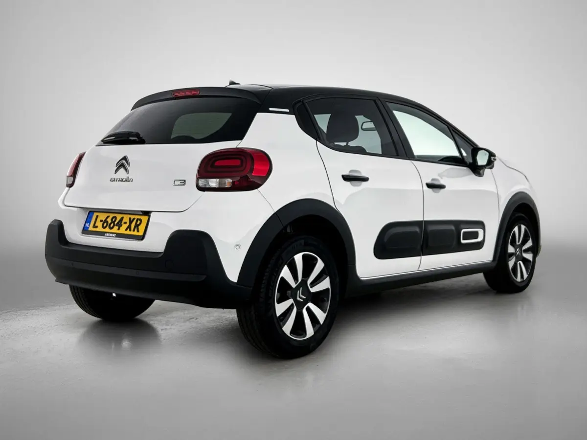 1.2 110pk Business | Navigatie | Camera | Armsteun Voor | Parkeersensoren Voor + Achter | Climate Control | Cruise Control | Getint Glas | 16"LMV | Apple Carplay/Android Auto |