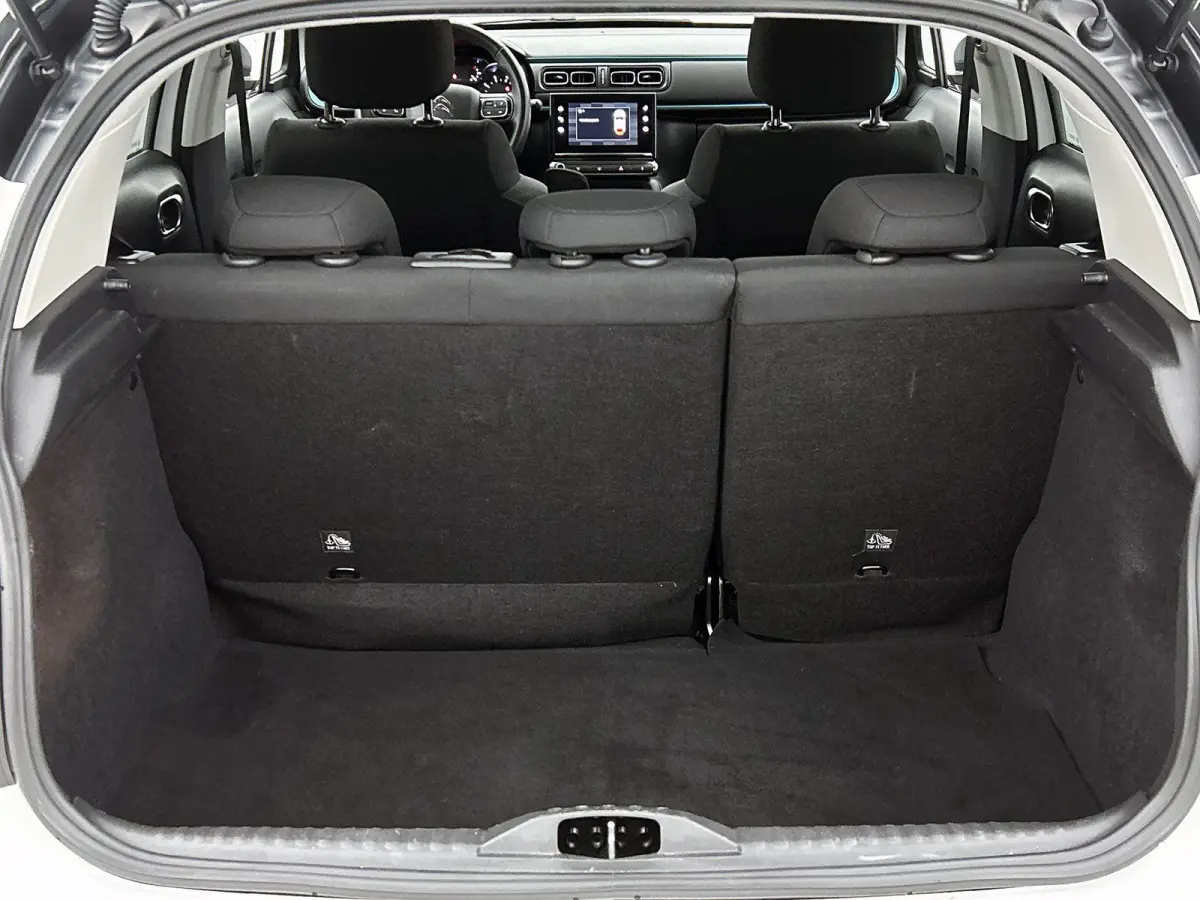 1.2 110pk Business | Navigatie | Camera | Armsteun Voor | Parkeersensoren Voor + Achter | Climate Control | Cruise Control | Getint Glas | 16"LMV | Apple Carplay/Android Auto |