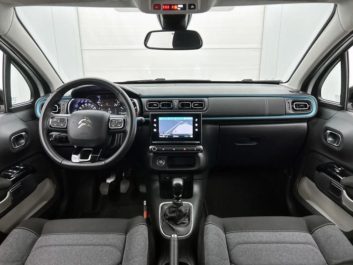 1.2 110pk Business | Navigatie | Camera | Armsteun Voor | Parkeersensoren Voor + Achter | Climate Control | Cruise Control | Getint Glas | 16"LMV | Apple Carplay/Android Auto |