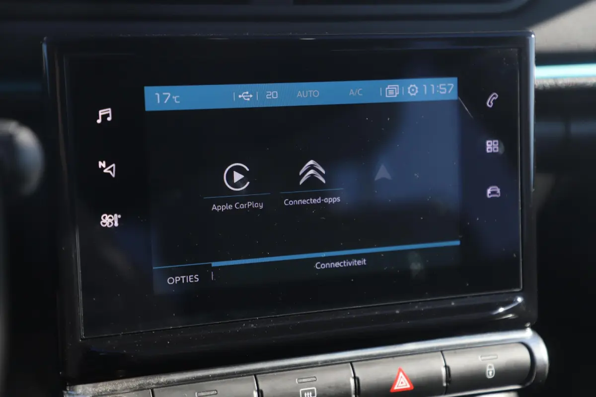1.2 PureTech Shine 17 inch LMV Navigatie Achteruitrijcamera Stoelverwarming Carplay Android Climate Cruise Control