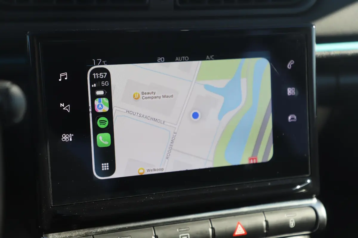 1.2 PureTech Shine 17 inch LMV Navigatie Achteruitrijcamera Stoelverwarming Carplay Android Climate Cruise Control