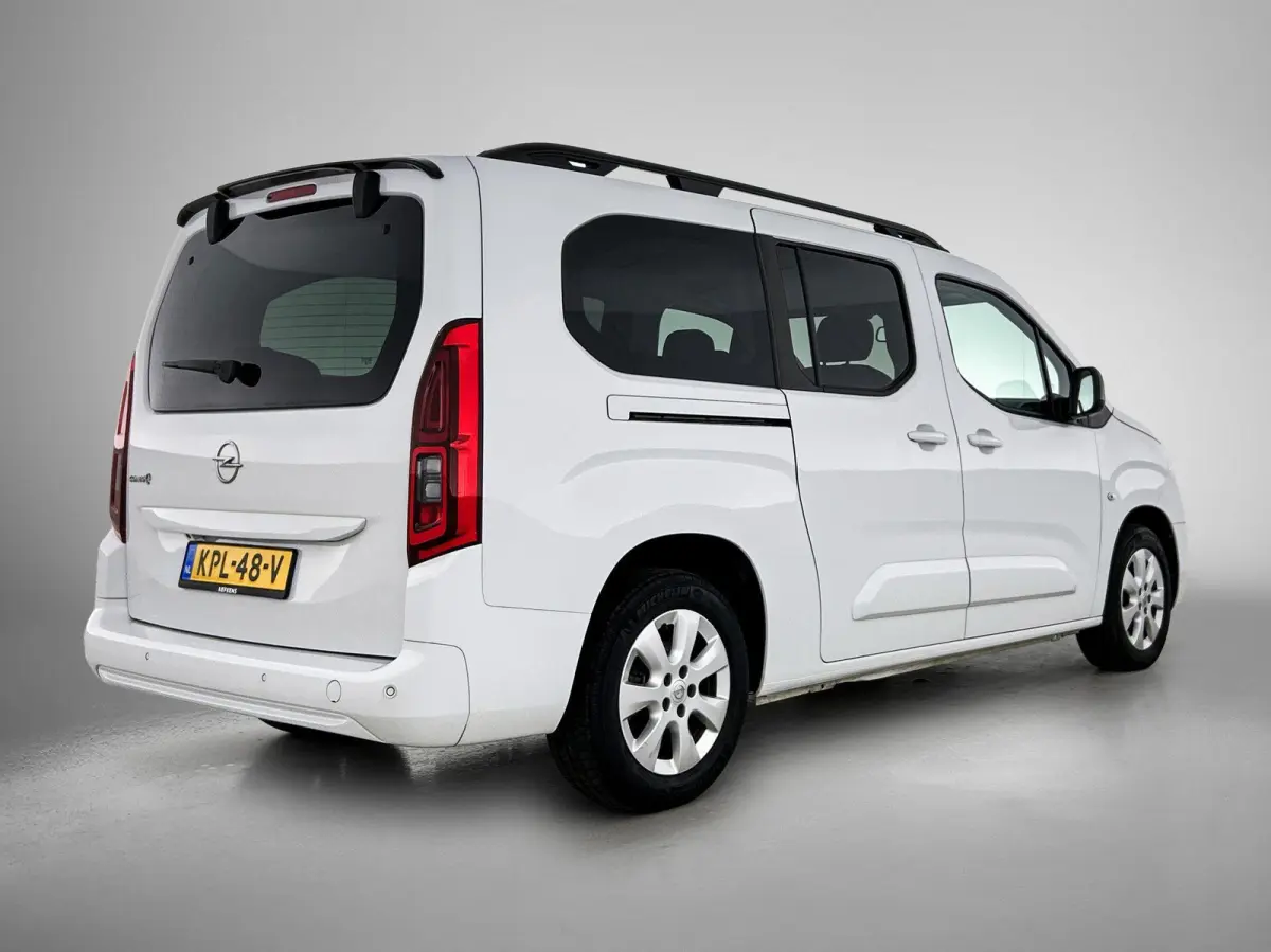 L2 Elegance 50 kWh 136pk Automaat | Panoramadak | Camera | 7-Zits | Navigatie | Dakrails | Parkeersensoren | 16"LMV |