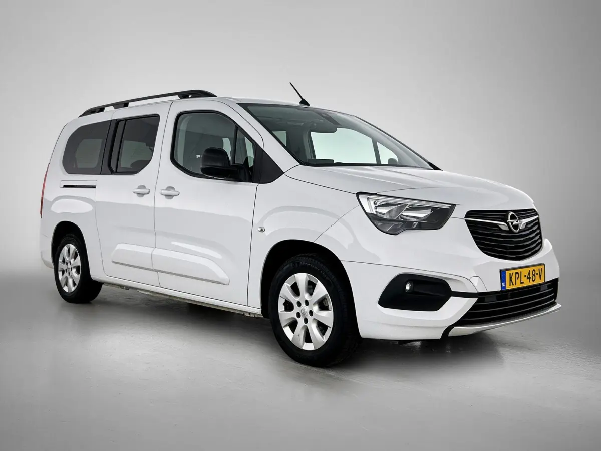 L2 Elegance 50 kWh 136pk Automaat | Panoramadak | Camera | 7-Zits | Navigatie | Dakrails | Parkeersensoren | 16"LMV |