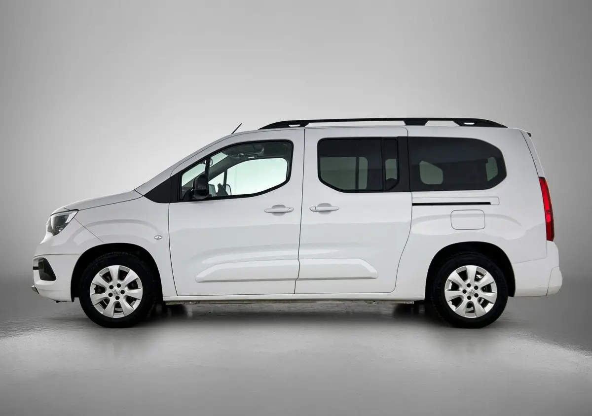 L2 Elegance 50 kWh 136pk Automaat | Panoramadak | Camera | 7-Zits | Navigatie | Dakrails | Parkeersensoren | 16"LMV |