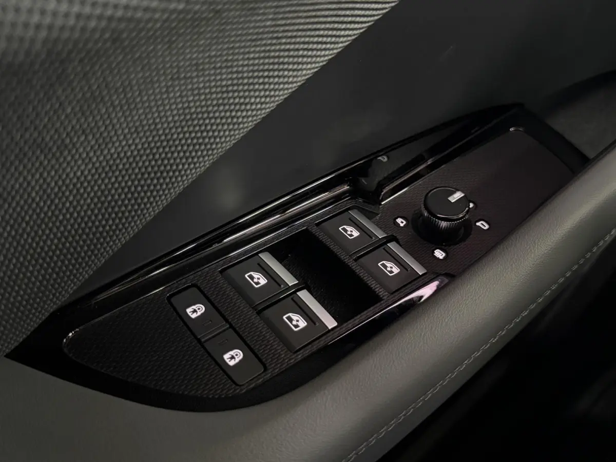 1.5 e-hybrid S edition | Pano | Stoelverw. | LED | ACC | 19 inch | Camera ( Vestiging - Nieuwegein )