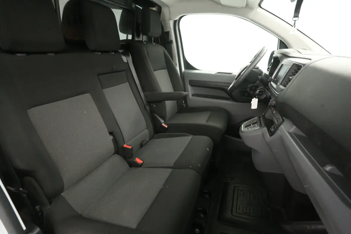 Electric 75 kWh L2H1 Range | Snelladen | SOH 93% | Airco | Cruise | 3 Zits | Parkeersens.