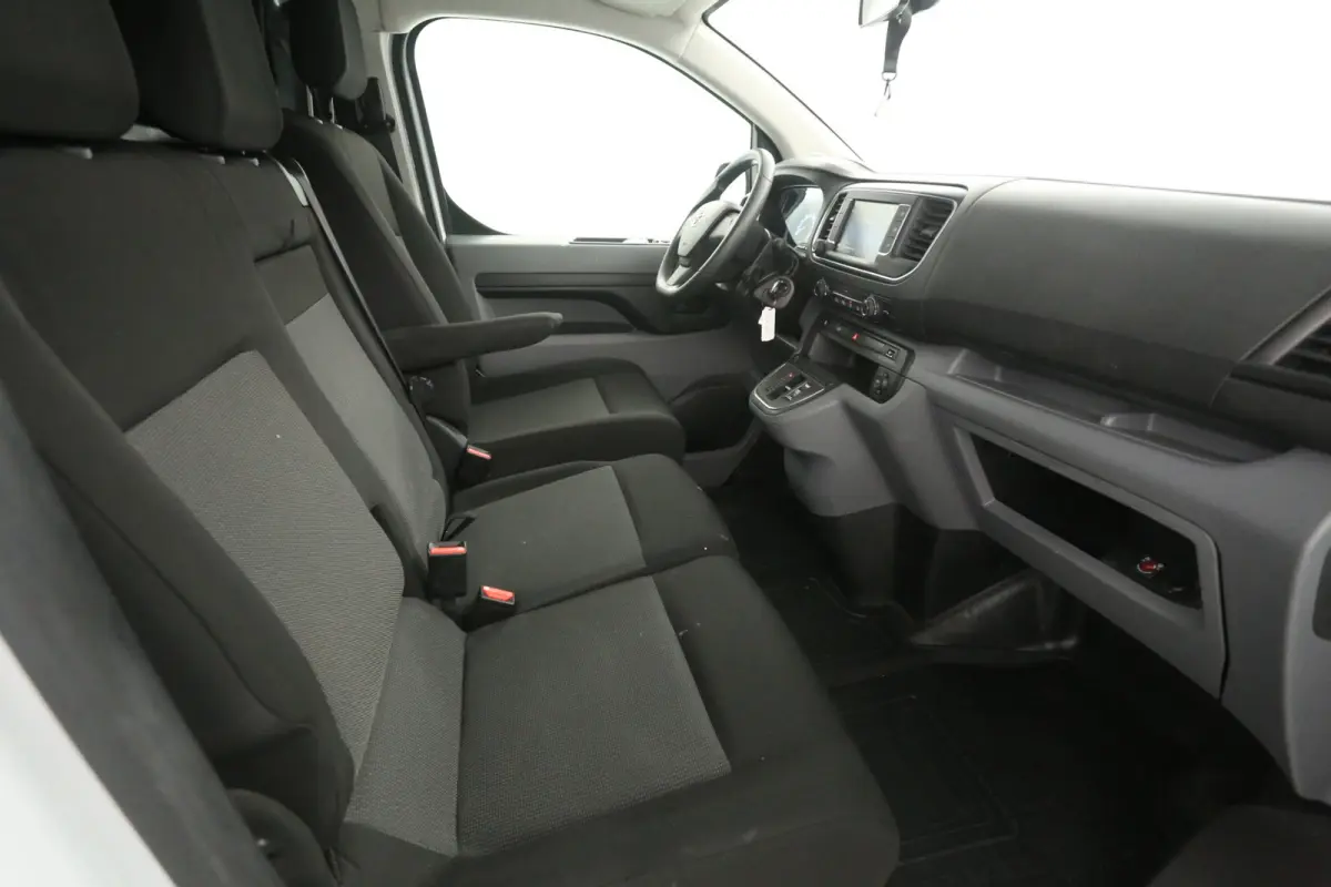 Electric 75 kWh L2H1 Range | Snelladen | SOH 93% | Airco | Cruise | 3 Zits | Parkeersens.