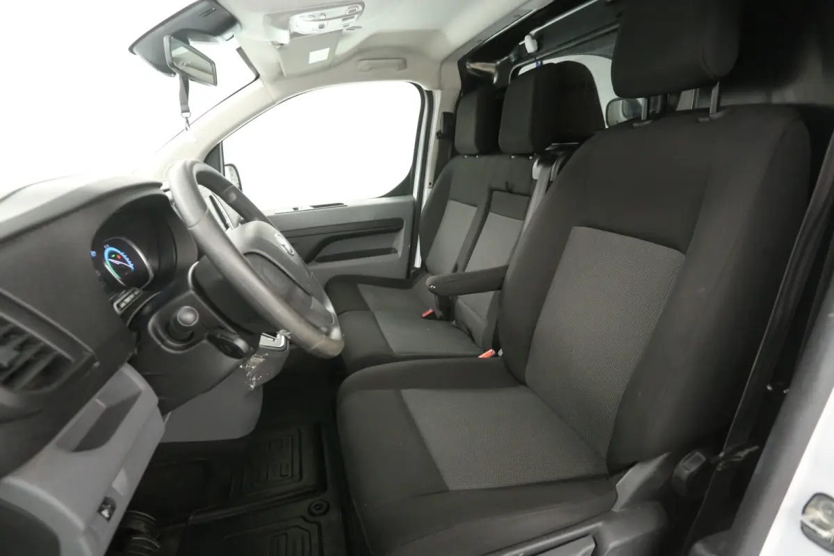 Electric 75 kWh L2H1 Range | Snelladen | SOH 93% | Airco | Cruise | 3 Zits | Parkeersens.