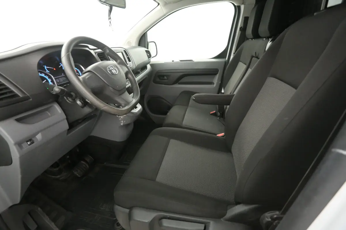 Electric 75 kWh L2H1 Range | Snelladen | SOH 93% | Airco | Cruise | 3 Zits | Parkeersens.