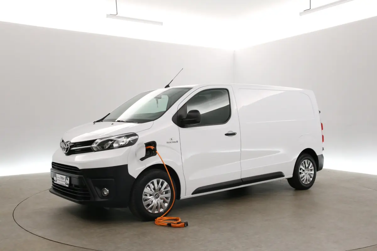 Electric 75 kWh L2H1 Range | Snelladen | SOH 93% | Airco | Cruise | 3 Zits | Parkeersens.