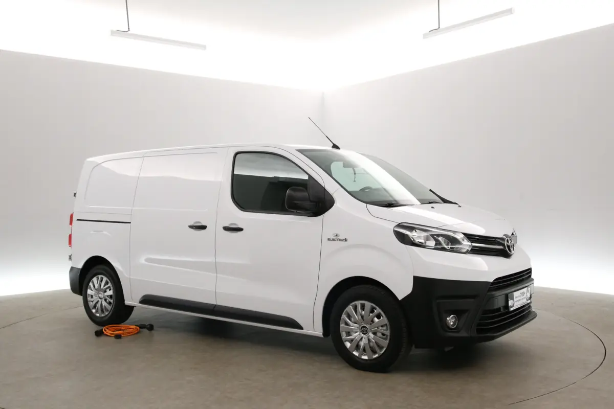 Electric 75 kWh L2H1 Range | Snelladen | SOH 93% | Airco | Cruise | 3 Zits | Parkeersens.