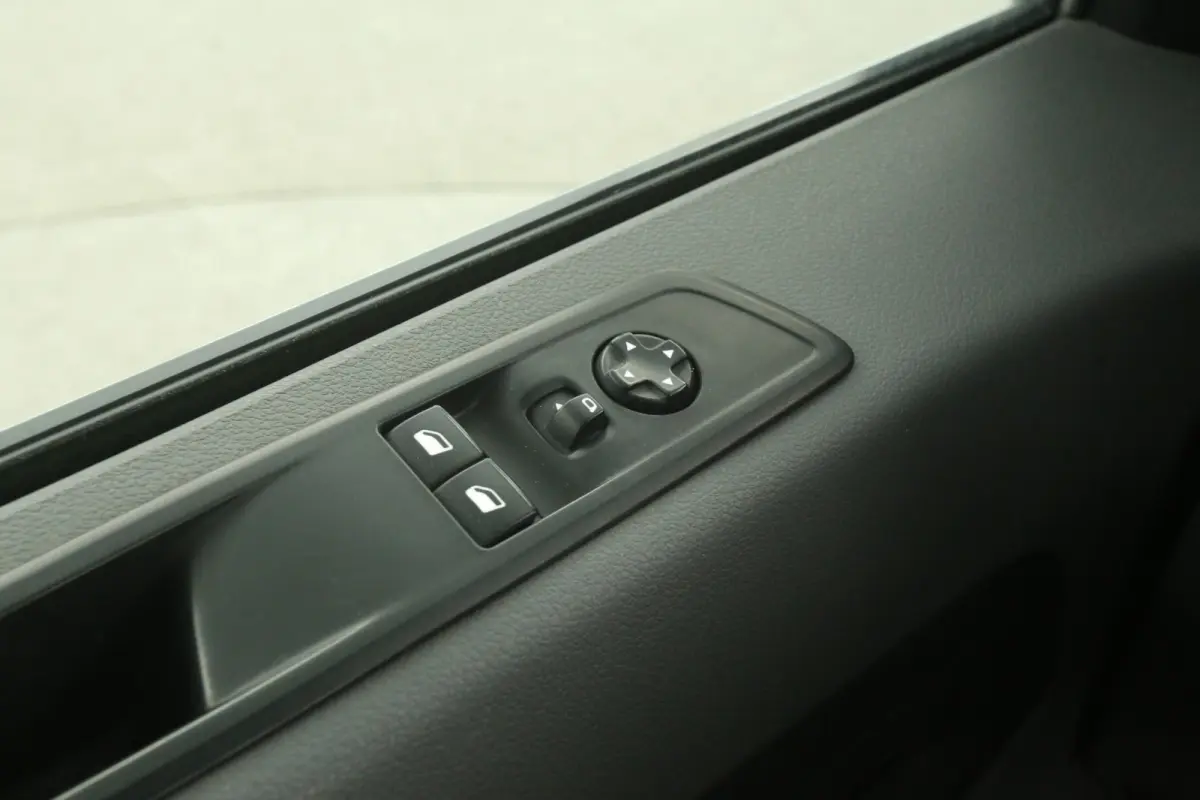 Electric 75 kWh L2H1 Range | Snelladen | SOH 93% | Airco | Cruise | 3 Zits | Parkeersens.