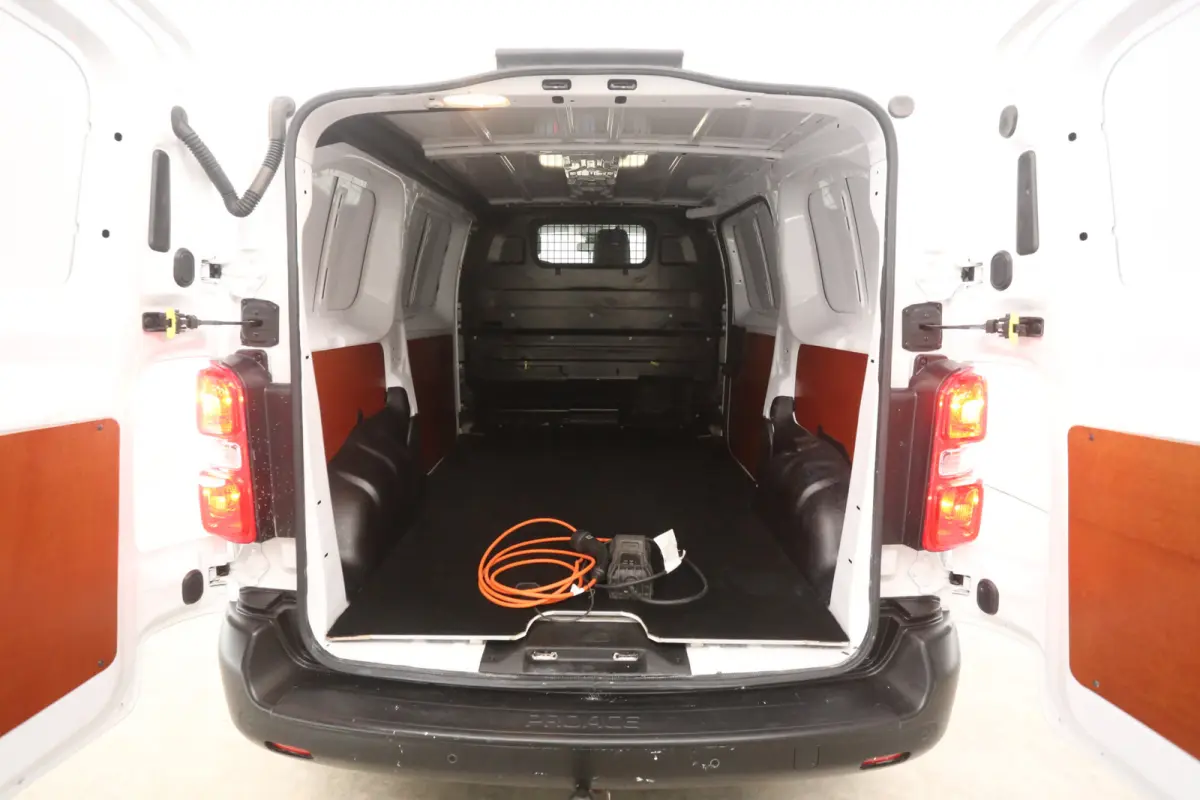 Electric 75 kWh L2H1 Range | Snelladen | SOH 93% | Airco | Cruise | 3 Zits | Parkeersens.