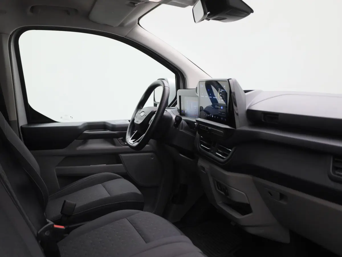 340 2.5 PHEV L2H1 Limited | Adaptieve Cruise Control | Stole-/stuurverwarming | Achteruitrijcamera | Lichtmetalen Velgen | Inklapbare Spiegels | VOL!
