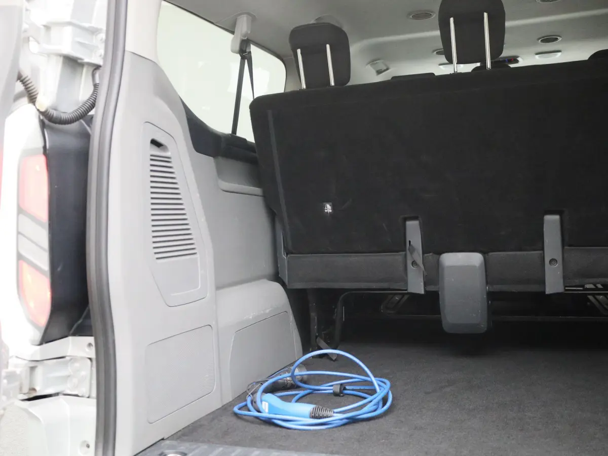 340 2.5 PHEV L2H1 Limited | Adaptieve Cruise Control | Stole-/stuurverwarming | Achteruitrijcamera | Lichtmetalen Velgen | Inklapbare Spiegels | VOL!