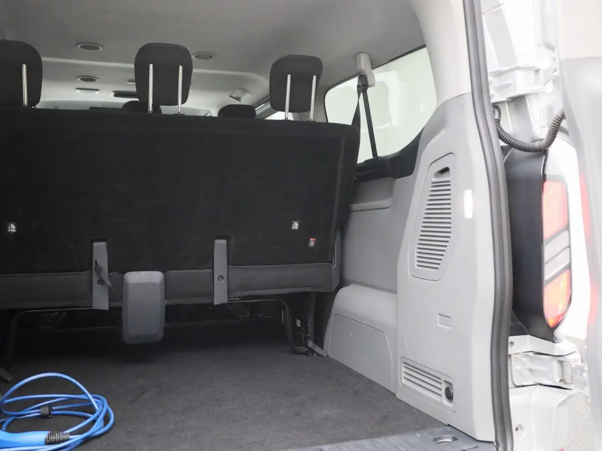 340 2.5 PHEV L2H1 Limited | Adaptieve Cruise Control | Stole-/stuurverwarming | Achteruitrijcamera | Lichtmetalen Velgen | Inklapbare Spiegels | VOL!