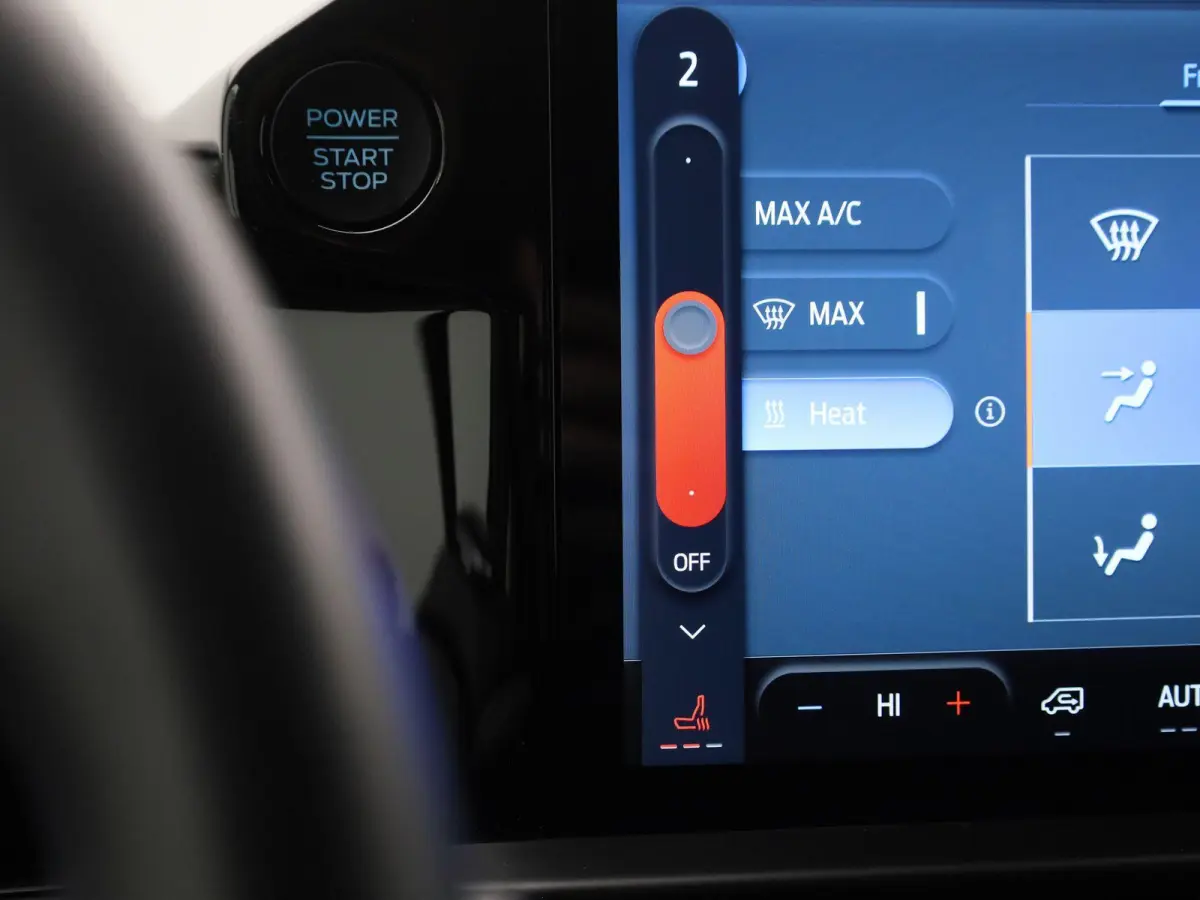 340 2.5 PHEV L2H1 Limited | Adaptieve Cruise Control | Stole-/stuurverwarming | Achteruitrijcamera | Lichtmetalen Velgen | Inklapbare Spiegels | VOL!