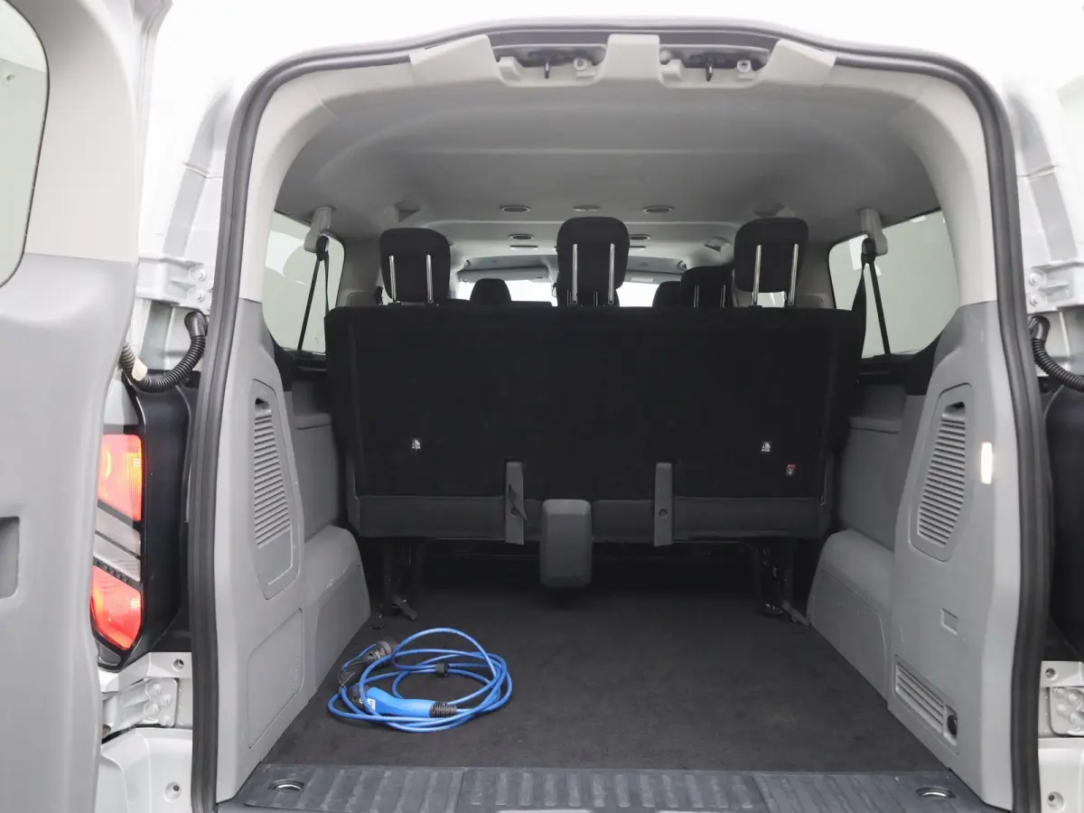 340 2.5 PHEV L2H1 Limited | Adaptieve Cruise Control | Stole-/stuurverwarming | Achteruitrijcamera | Lichtmetalen Velgen | Inklapbare Spiegels | VOL!