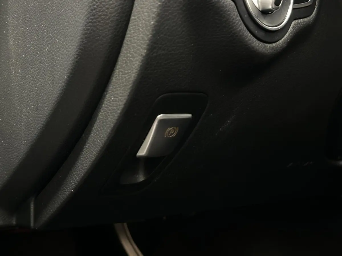 200 Premium Plus STOELVERW. CRUISE AUTOMAAT