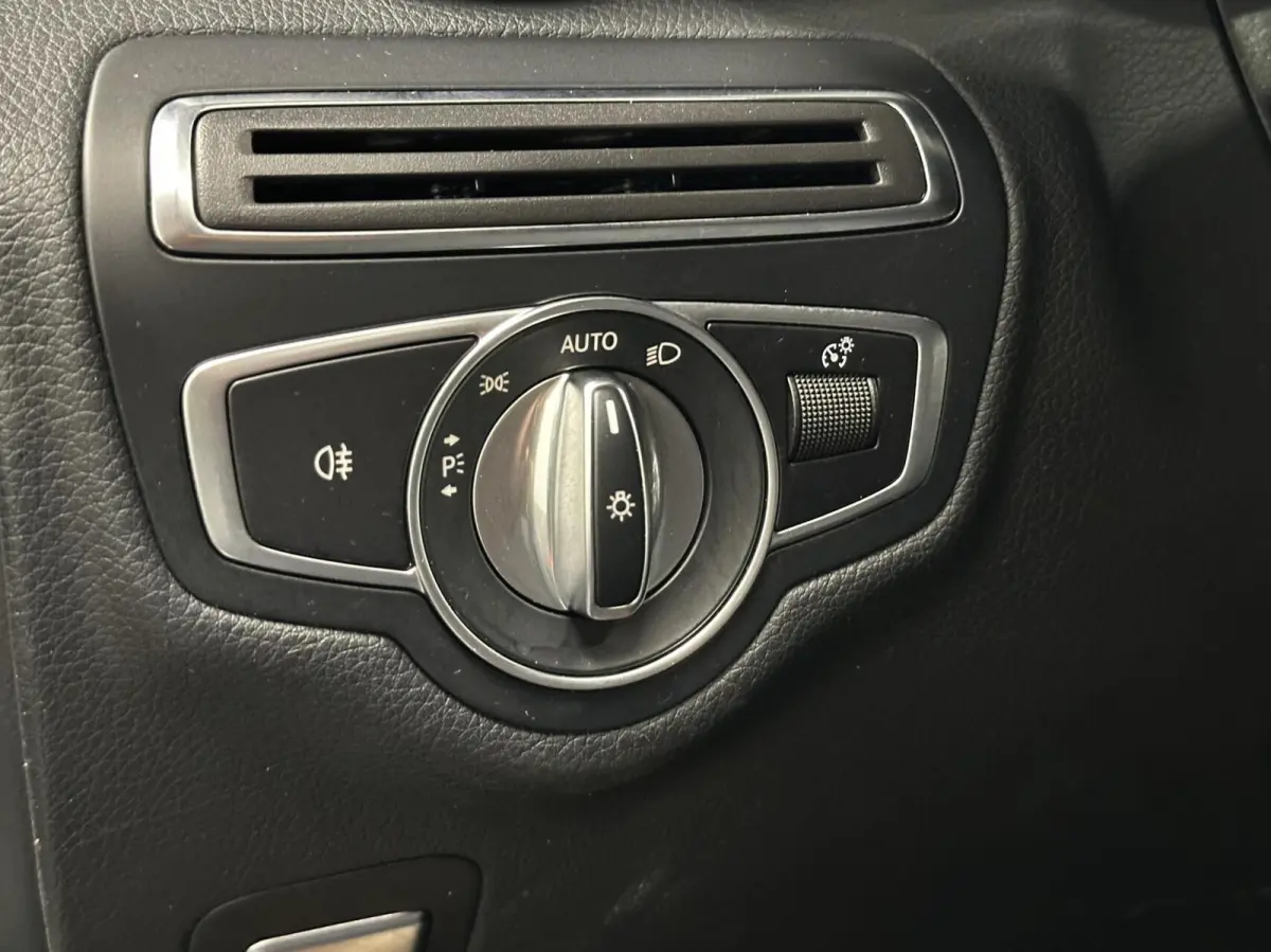 200 Premium Plus STOELVERW. CRUISE AUTOMAAT