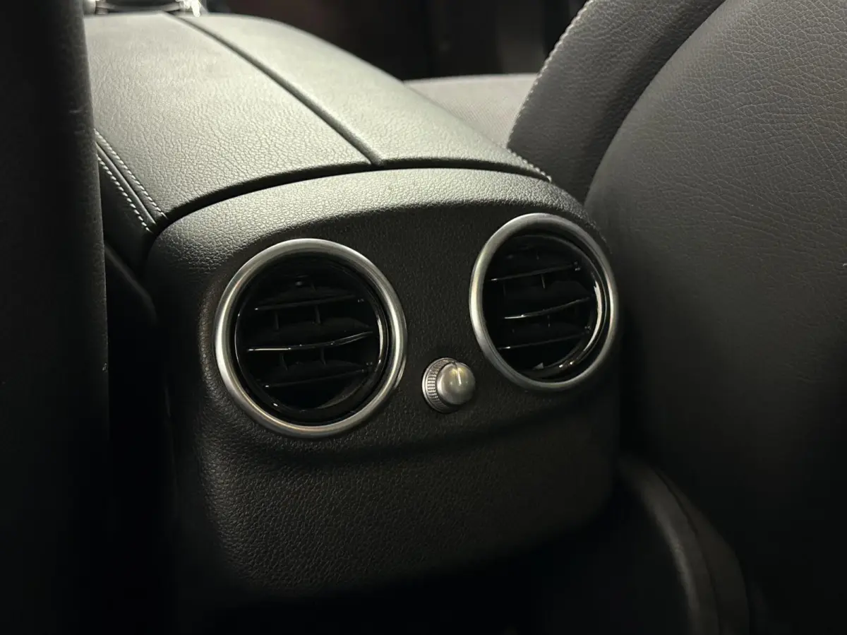 200 Premium Plus STOELVERW. CRUISE AUTOMAAT