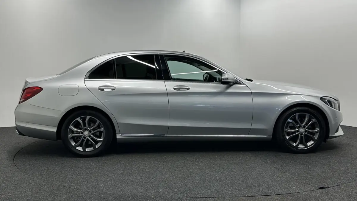200 Premium Plus STOELVERW. CRUISE AUTOMAAT
