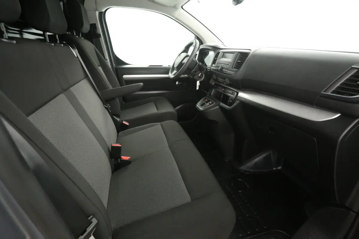75 kWh L2H1 Long Range | Snelladen | SOH 92% | Airco | Cruise | 3 Zits | Parkeersens.