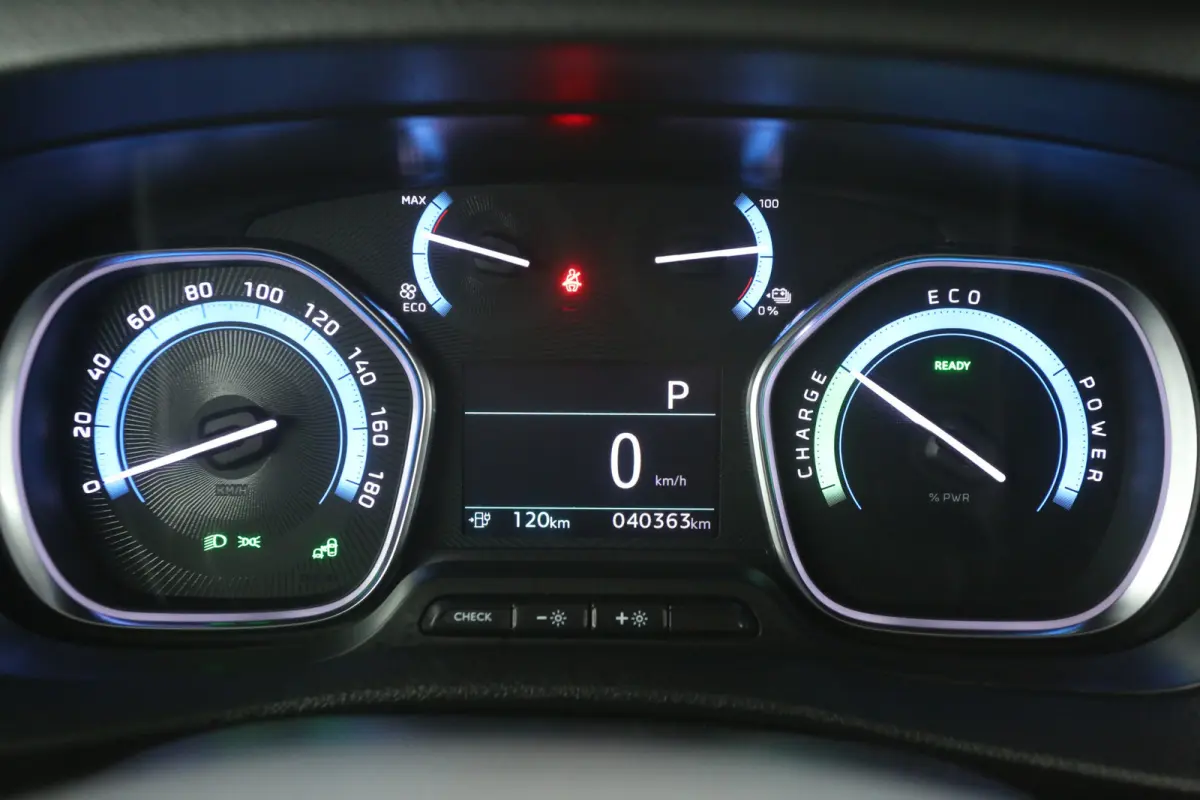 75 kWh L2H1 Long Range | Snelladen | SOH 92% | Airco | Cruise | 3 Zits | Parkeersens.