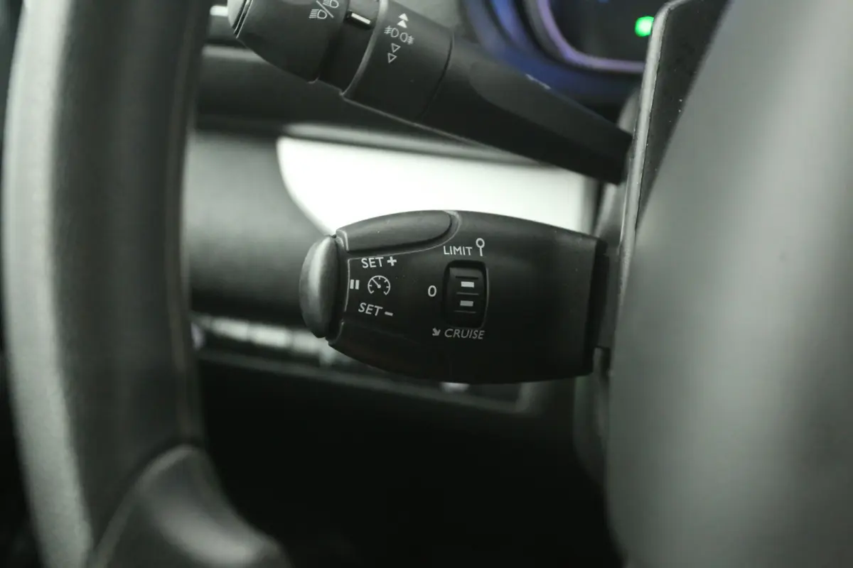 75 kWh L2H1 Long Range | Snelladen | SOH 92% | Airco | Cruise | 3 Zits | Parkeersens.