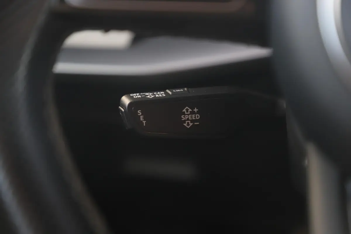 30 TFSI S edition Virtual Cockpit Half Leder Stoelverwarming LED Navigatie Achteruitrijcamera Parkeersensors Carplay S-Line Sport