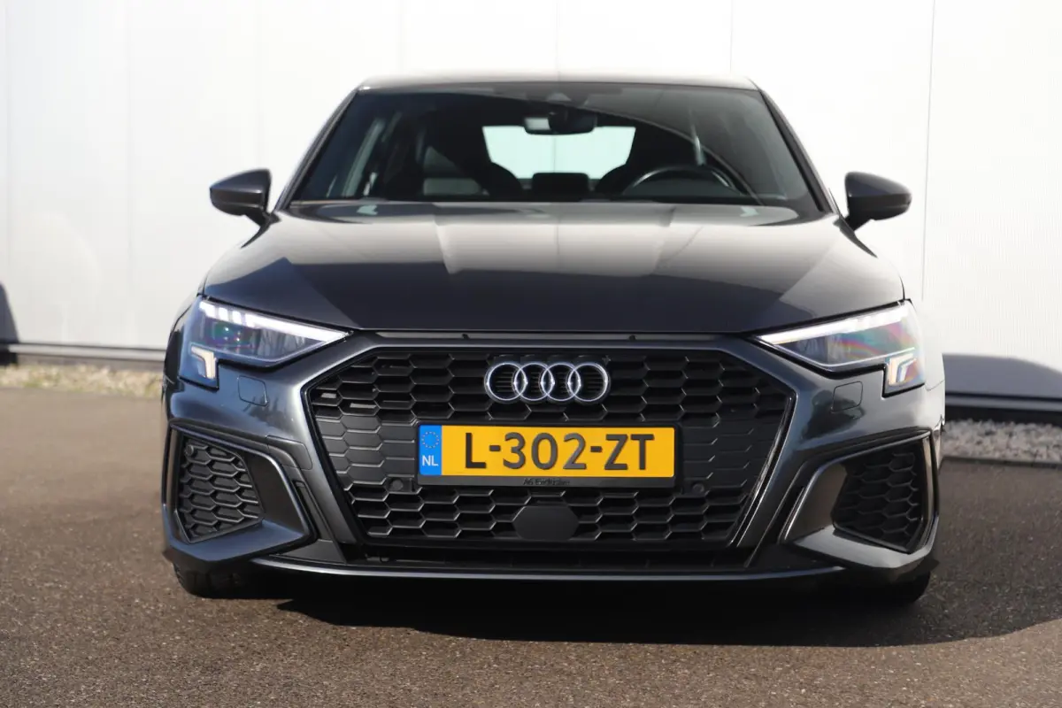 30 TFSI S edition Virtual Cockpit Half Leder Stoelverwarming LED Navigatie Achteruitrijcamera Parkeersensors Carplay S-Line Sport