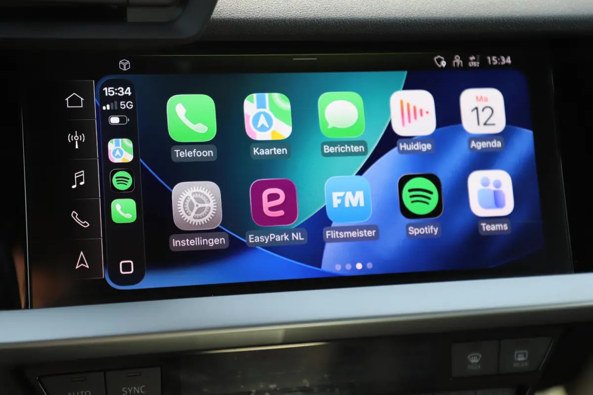 30 TFSI S edition Virtual Cockpit Half Leder Stoelverwarming LED Navigatie Achteruitrijcamera Parkeersensors Carplay S-Line Sport