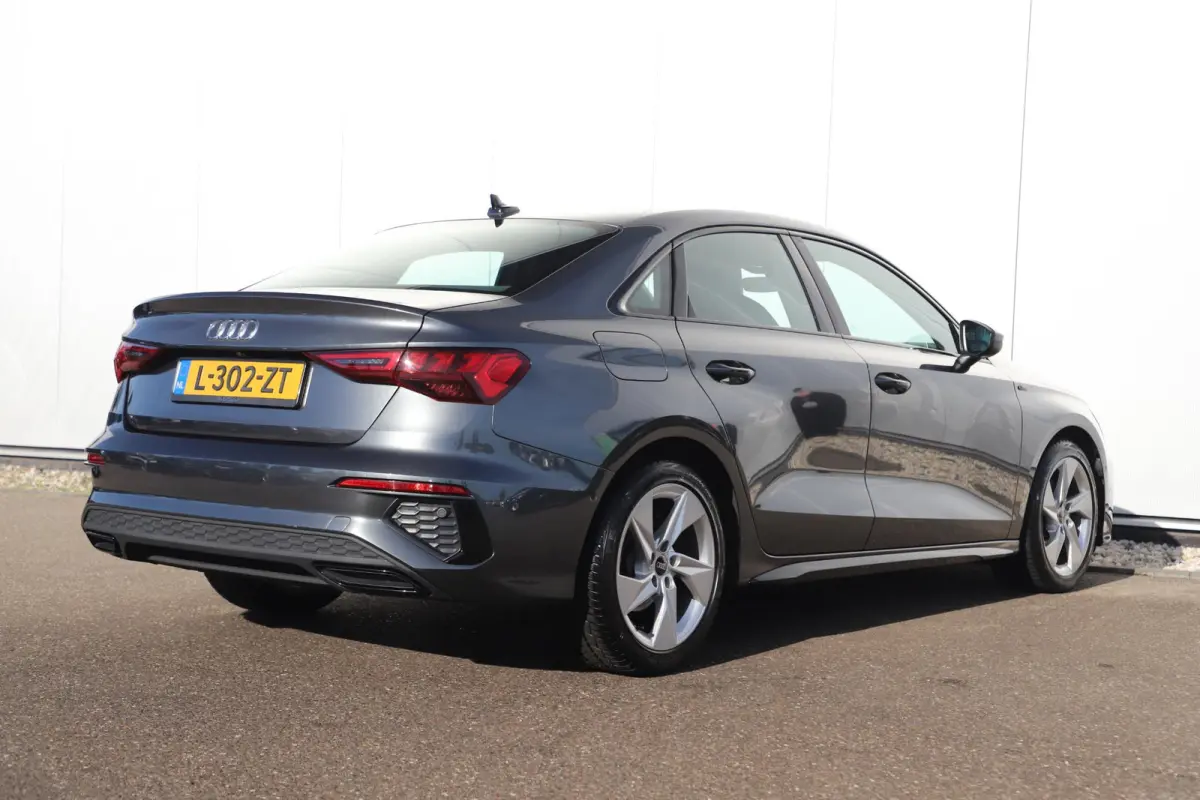 30 TFSI S edition Virtual Cockpit Half Leder Stoelverwarming LED Navigatie Achteruitrijcamera Parkeersensors Carplay S-Line Sport