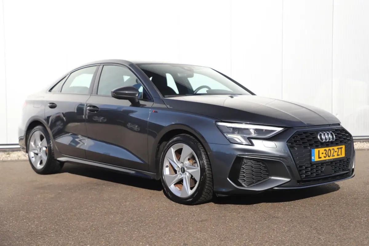 30 TFSI S edition Virtual Cockpit Half Leder Stoelverwarming LED Navigatie Achteruitrijcamera Parkeersensors Carplay S-Line Sport