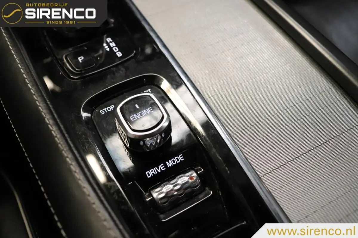 2.0 T8 Twin Engine AWD R-Design | blackpack | B&W | hud | panoramadak | stoel en stuur verwarming |