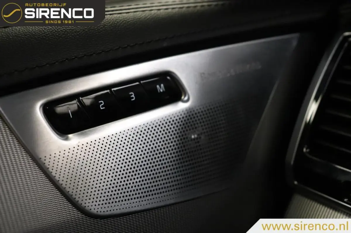 2.0 T8 Twin Engine AWD R-Design | blackpack | B&W | hud | panoramadak | stoel en stuur verwarming |
