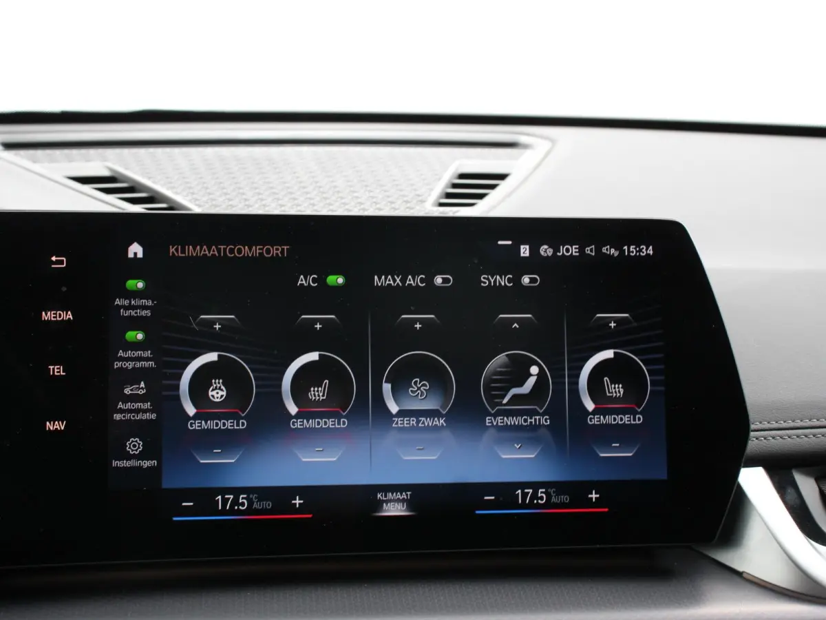 xDrive25e M-Sport Trekhaak Navigatie Apple CarPlay Android Auto Camera Parkeerhulp Adaptive Cruise Control Dodehoekdetectie Stoelverwarming Full Led Leder Keyless entry Climate Control Licht